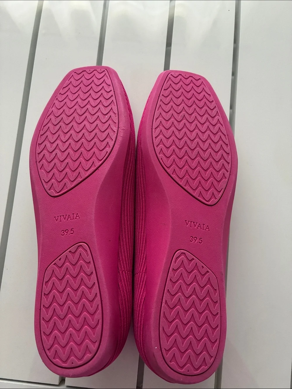 Vivaia Women’s Pink Knit Ballet Flats. Size 9.5